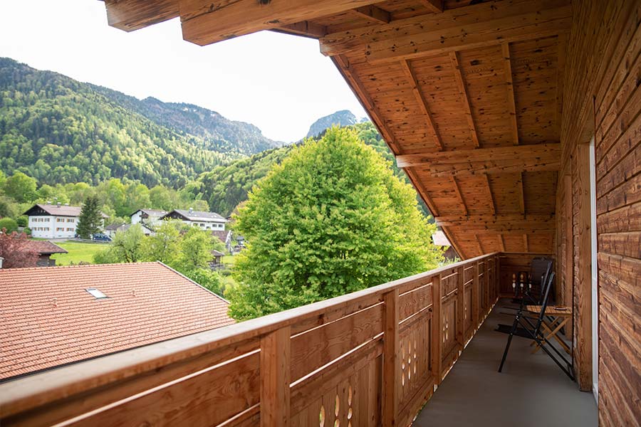 Alpenhotel Dahoam, die Aussicht auf die Berge vom Balkon